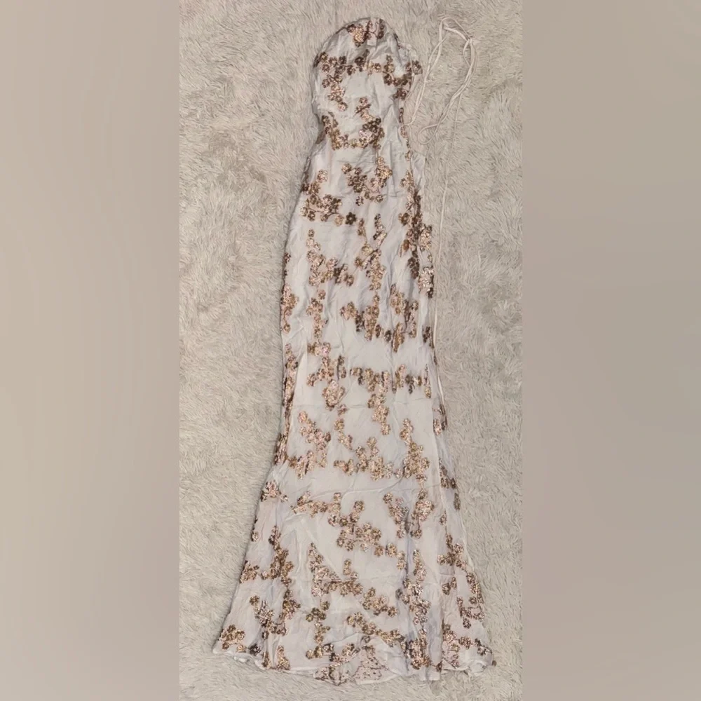 HOUSE OF CB 'Capriana' White & Gold Jacquard Satin Gown NWOT_4